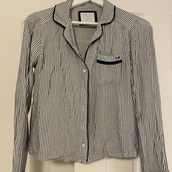 Abercrombie and Fitch XS stripped pajamas - Picture 2 of 4